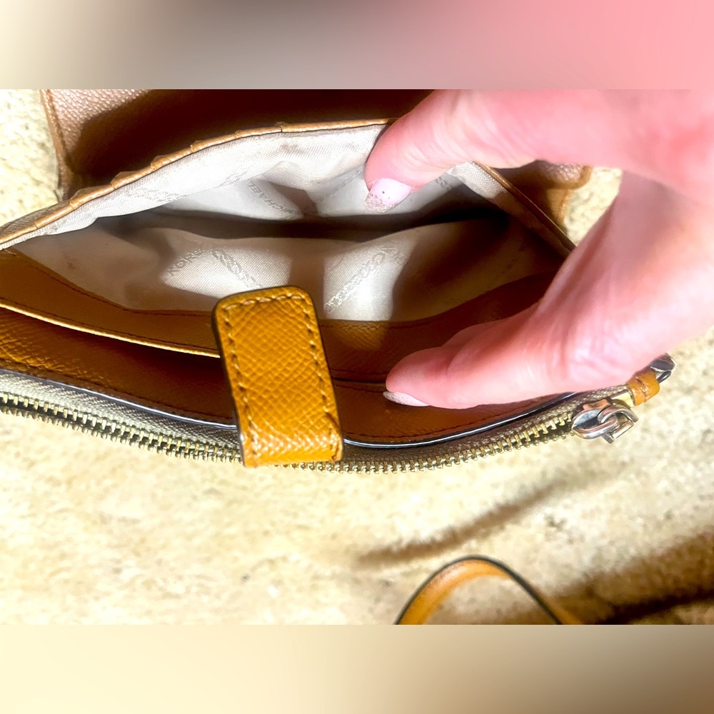 Authentic Michael Kors purse and wallet bundle - Picture 11 of 15
